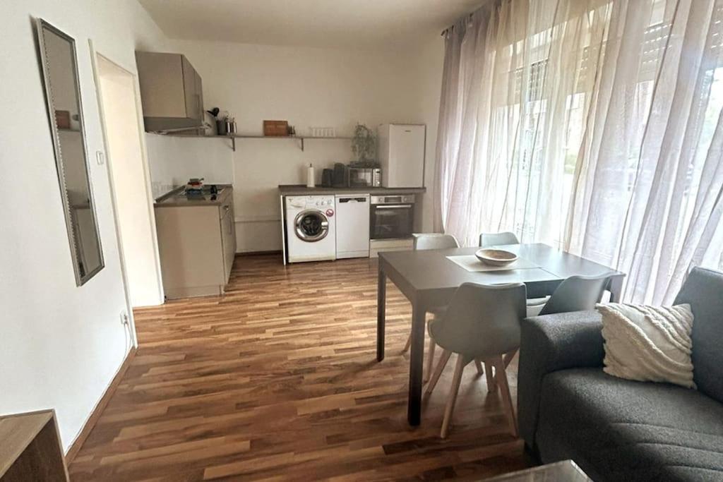 Apartment Stadtnahen I Kueche I